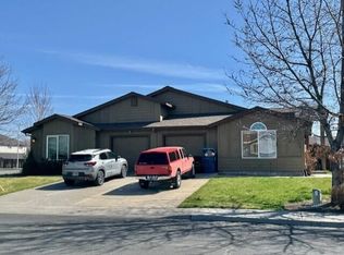 588 NE Negus Loop, Redmond, OR 97756