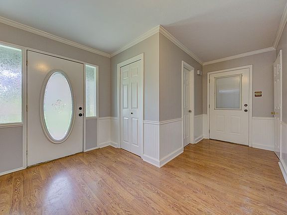 5th image of 503 Oakwood Dr