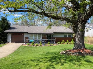 811 Garden City Dr, Monroeville, PA