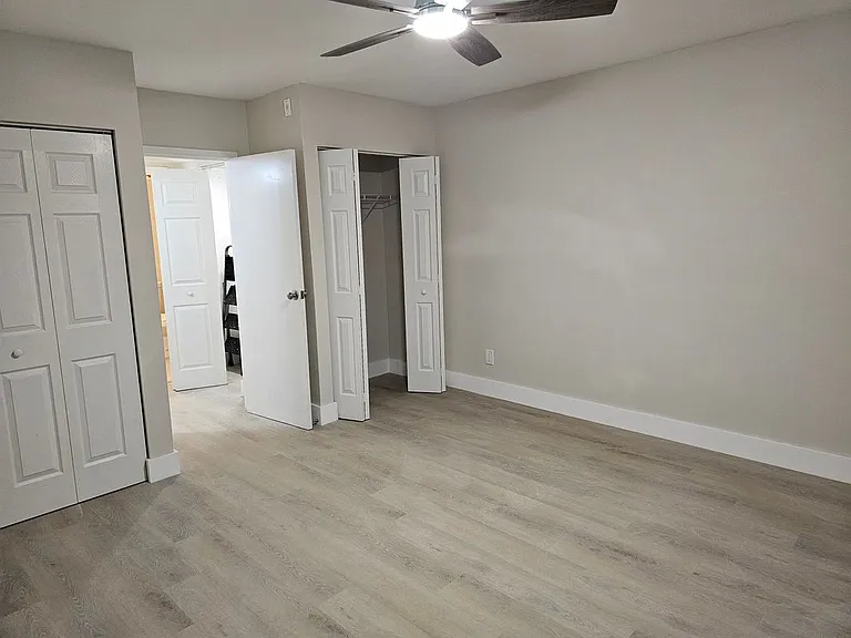 5821 Washington St #21 — Photo 7