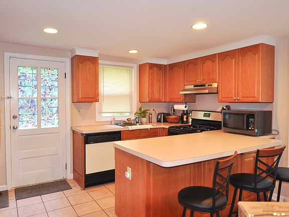 5th image of 331 Center St #3