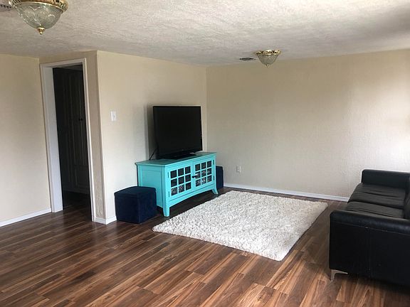 4th image of 708 Durrett Ave