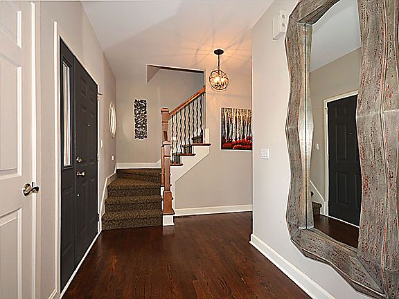 3rd image of 5507 N Woodhaven Ln