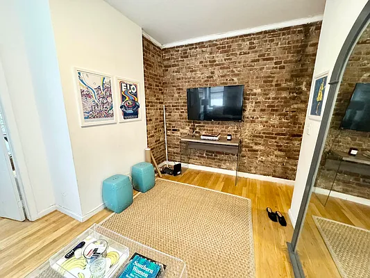 Rented by J PRESTON AND ASSOCIATES INC | media 8