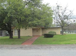 528 Helena St, Bryan, TX 77801
