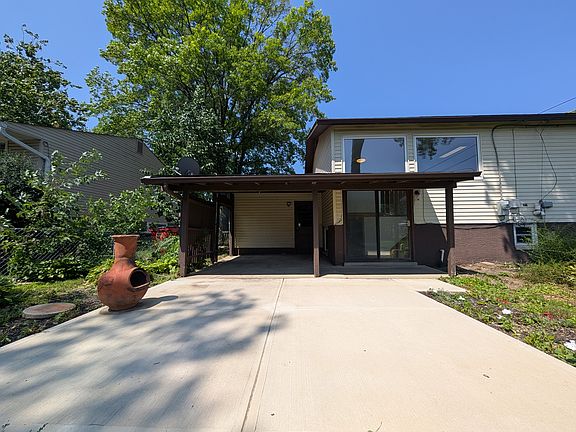 2nd image of 3728 Capistrano Way