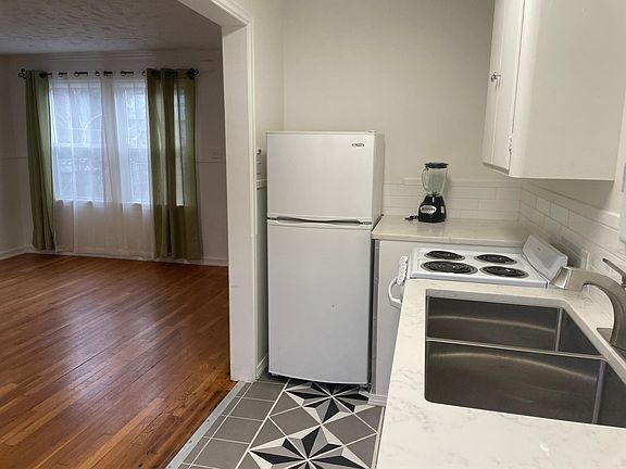4th image of 1627 W 1st Ave