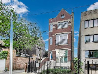 512 N Claremont Ave #2, Chicago, IL, 60612
