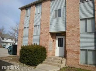 1108 4th St APT 5, Charleston, IL 61920