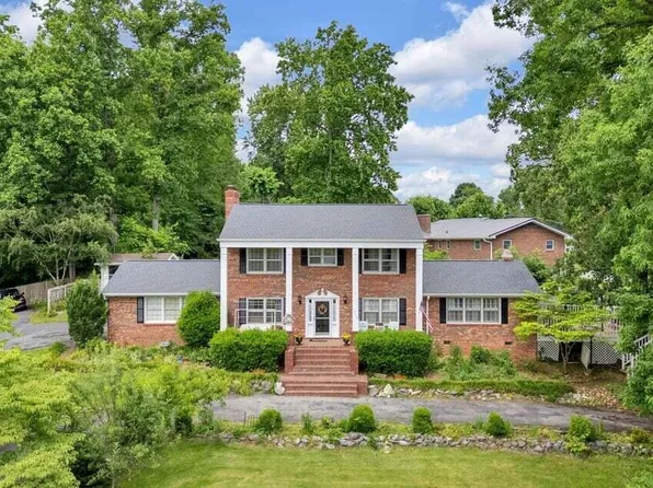 1505 Brentwood Dr, Greeneville, TN 37743