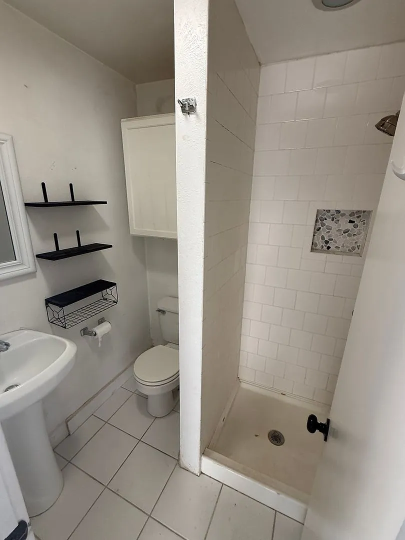 Available NOW! 3/2 Walking Distance to Texas Tech! — Photo 4