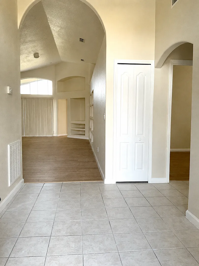 3 bedroom, 2 bath, 2 car garage, Single Family home in the Clermont gated community of Mission Park! — Photo 2