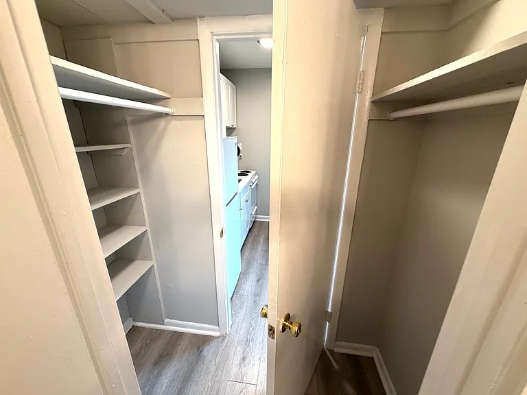 1111 D St NE — Photo 15