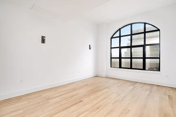 Rented by EXR | media 8