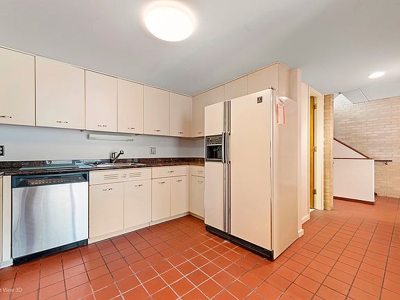5th image of 1243 E Madison Park