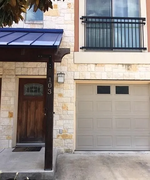 13420 Lyndhurst St #103 — Photo 3