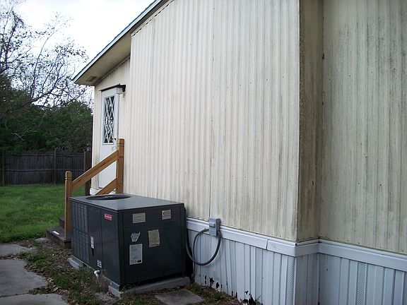 3rd image of 1132 Mary Frances Dr