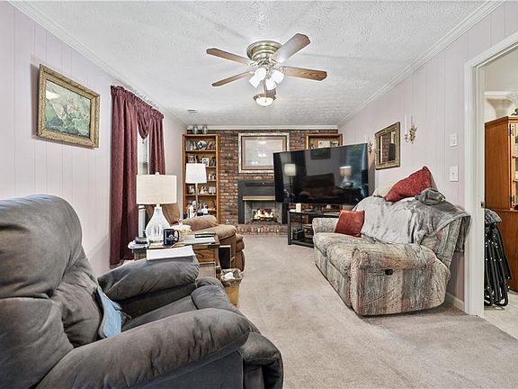 3rd image of 6633 Cameron Rd