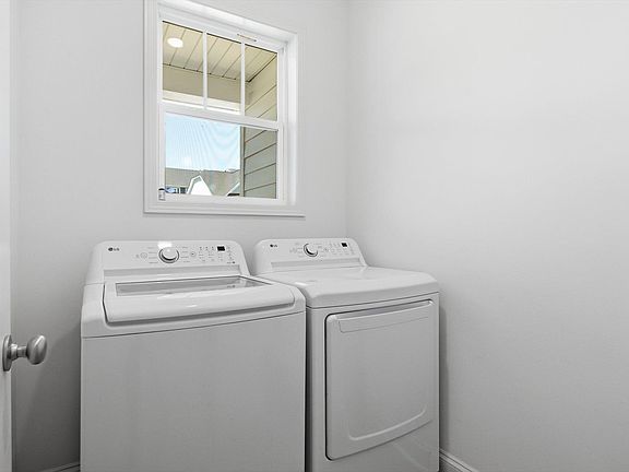 3rd image of 215 Daystrom Dr