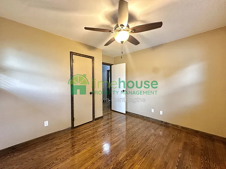 417 Lynn Shores Dr — Photo 9