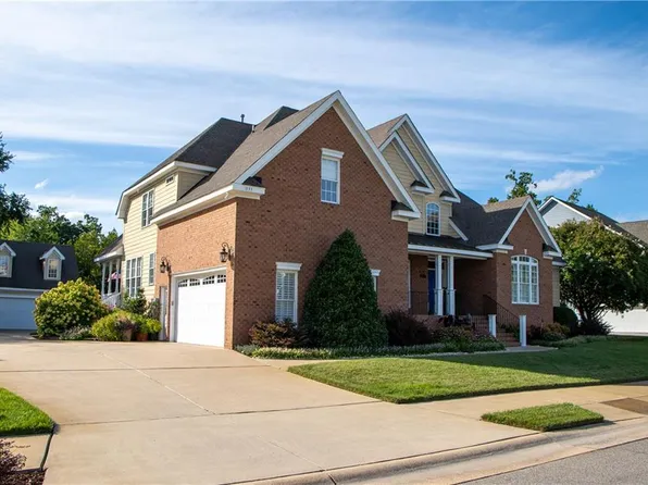 1933 Governors Pointe Dr, Suffolk, VA 23436