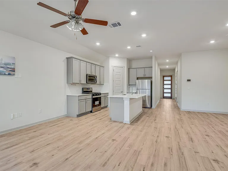 2244 Alamar Walk — Photo 5