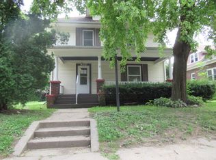1011 S Maple Ave, Freeport, IL 61032