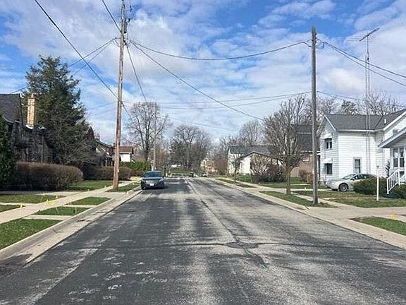 4th image of 825 Cole St