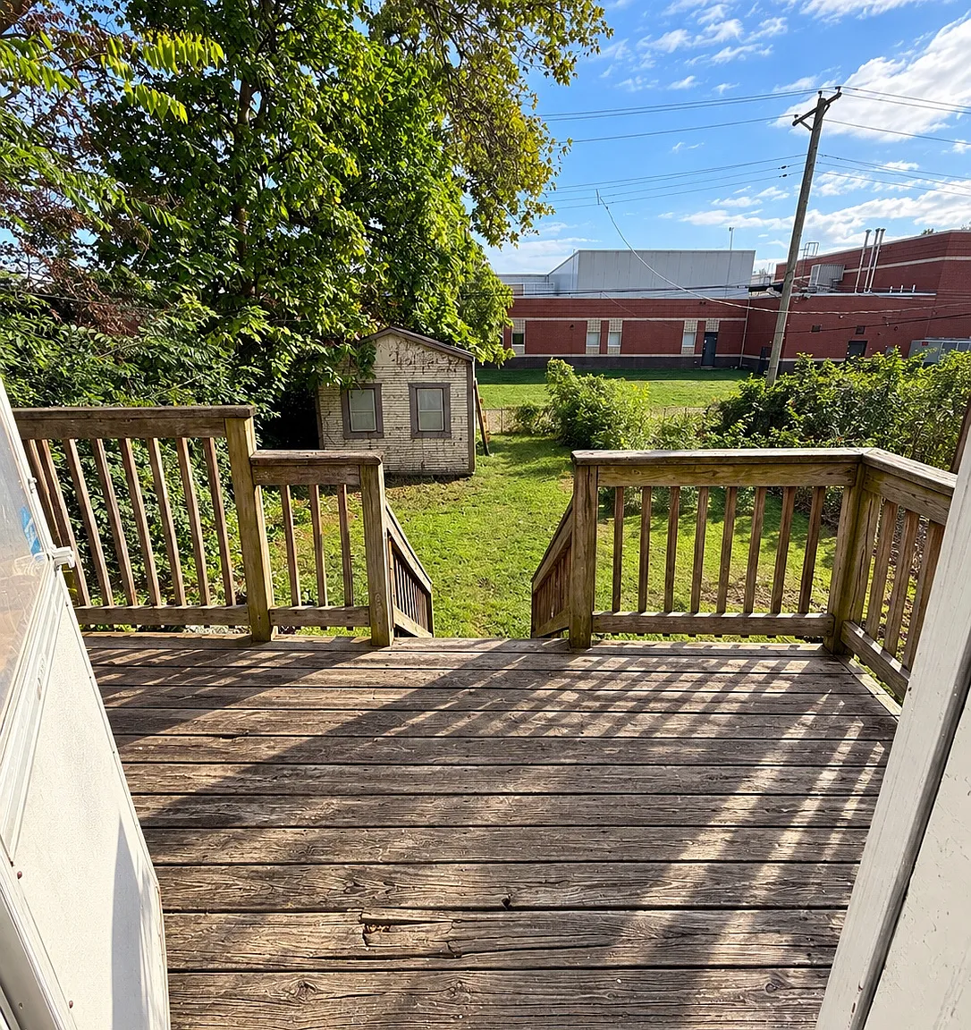 3 bed, 1125 sqft, $1,300 — Photo 1