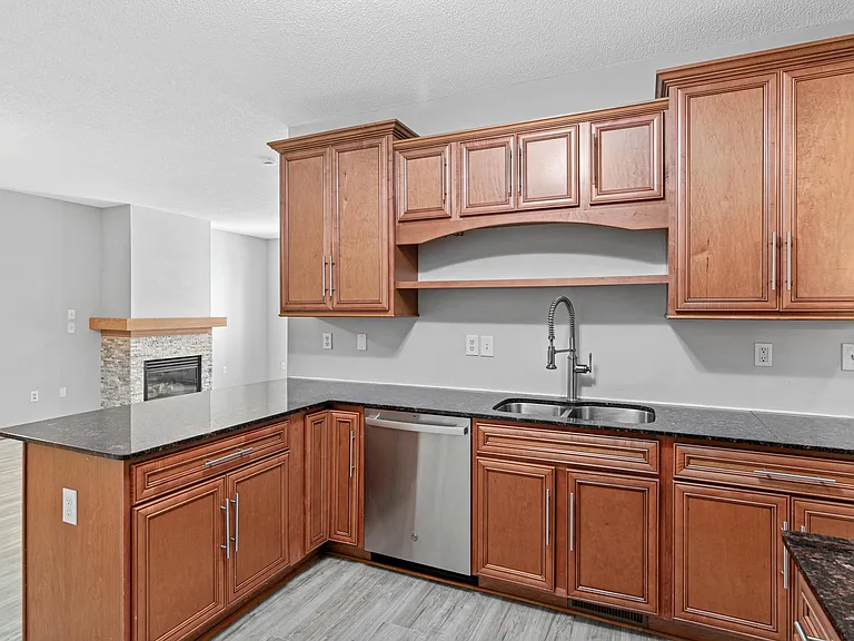 1234 Crystal Pl E — Photo 17