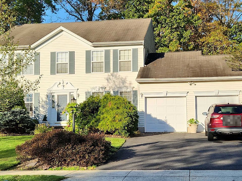 2nd image of 1149 Bridle Path Dr