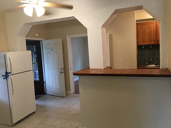 Kitchen breakfast bar