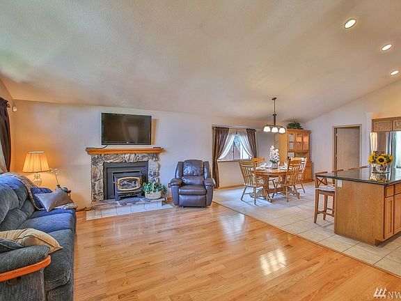 5th image of 1922 165th Street Ct E