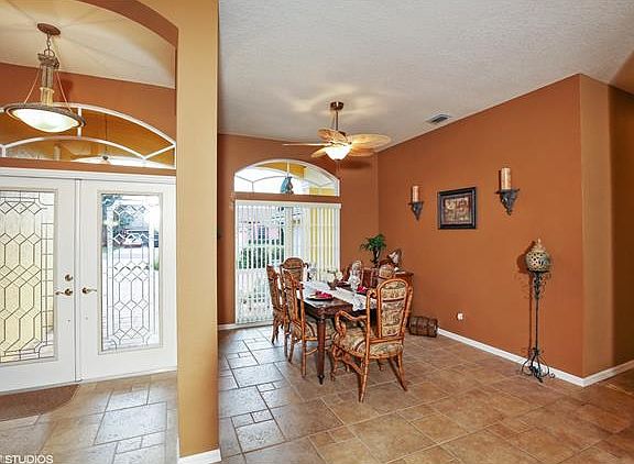 3rd image of 336 Lambton Ln