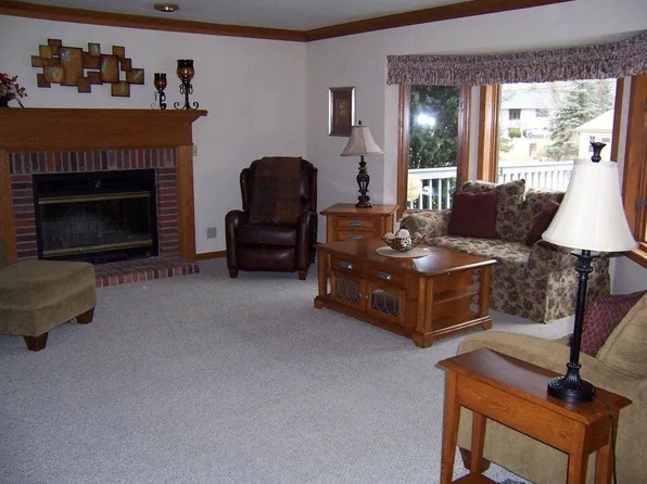 N60W23856 Butternut Ln, Sussex, WI 53089