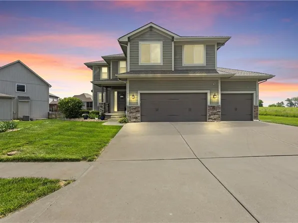 529 Sycamore Rd, Greenwood, MO 64034