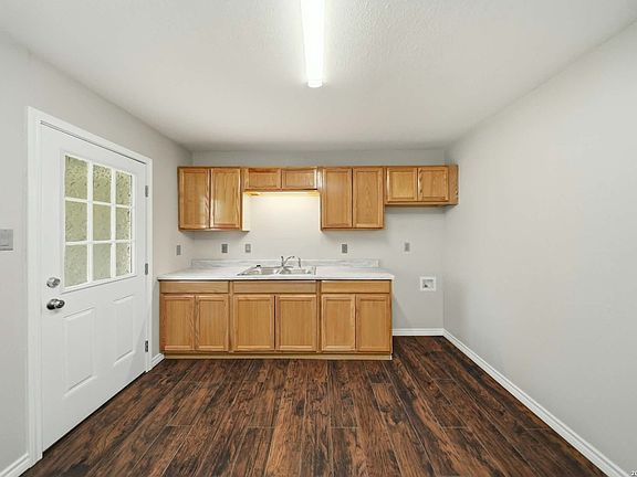 5th image of 435 Avondale