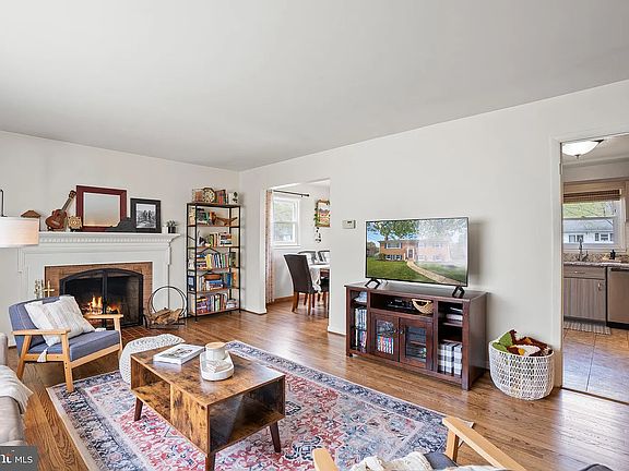 4th image of 4204 Corcoran St