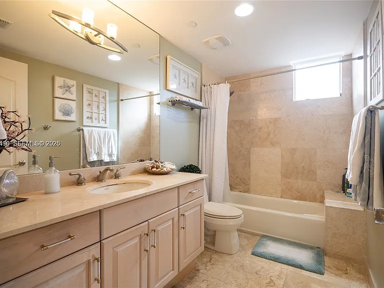 9 NE 20th Ave #201 — Photo 30