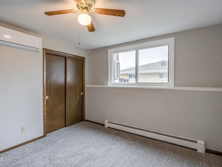 2533 E Avenue A — Photo 20