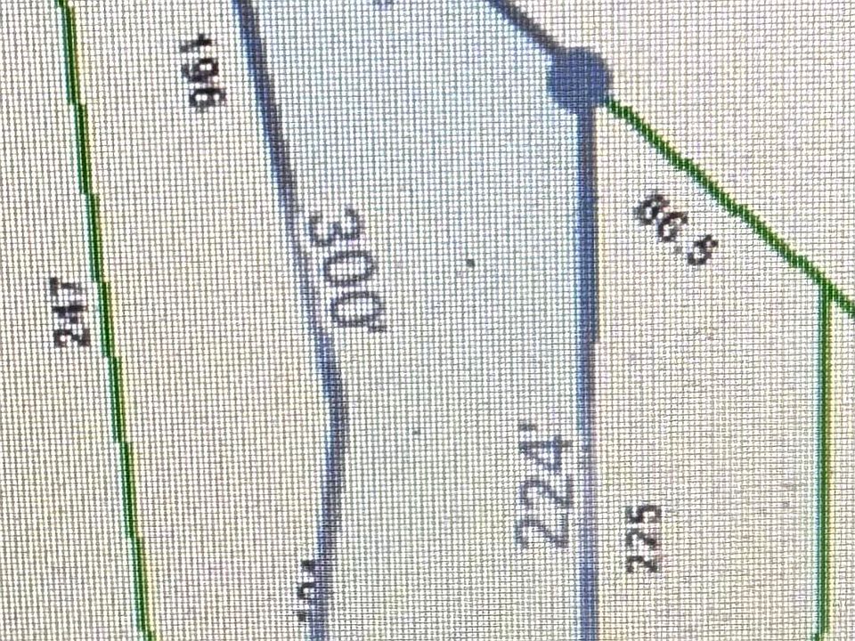 2nd image of 562 Saxon Ave
