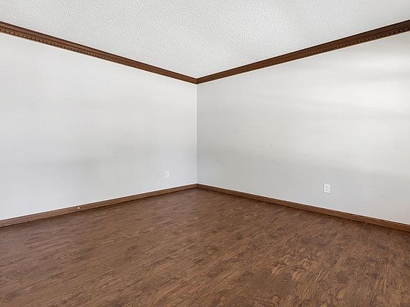 4th image of 1100 Holly River Dr