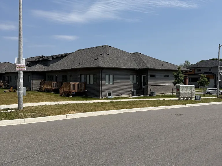 3080 Sandy Acres Ave — Photo 2