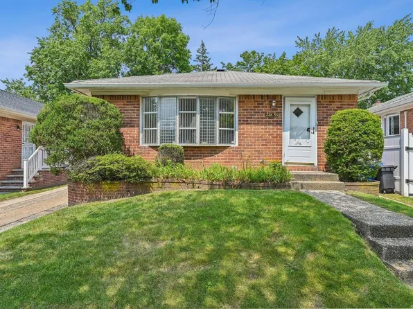 224-55 77th Avenue, Oakland Gardens, NY 11364