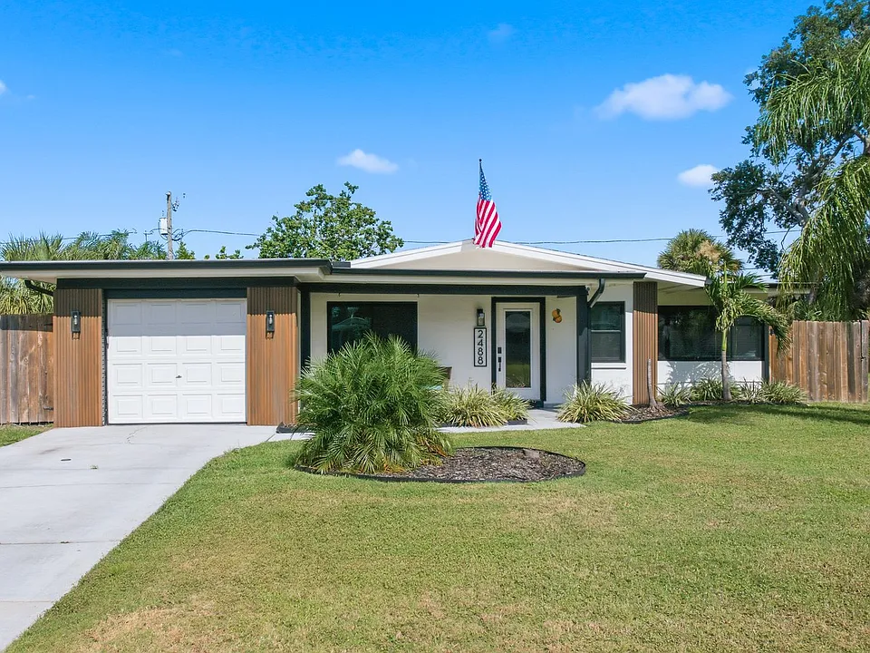 2488 Del Rio Way