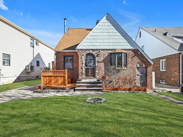 8019 236th St, Queens Village, NY 11427