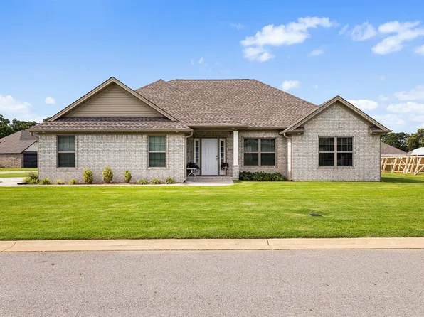 1208 Ridgefield Cir, Searcy, AR 72143