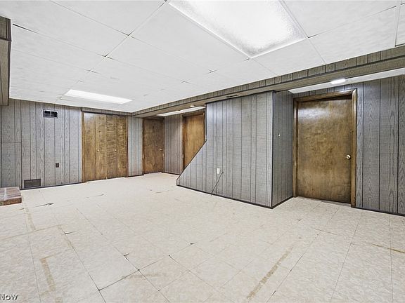 23rd image of 320 West St