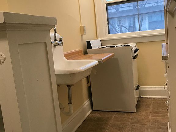 2nd image of 1604 Charles Ave