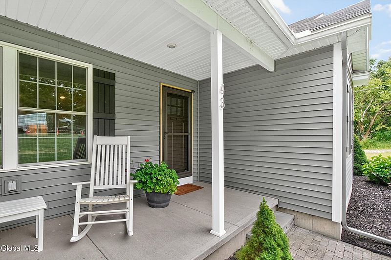 2nd image of 43 Pleasant View Drive